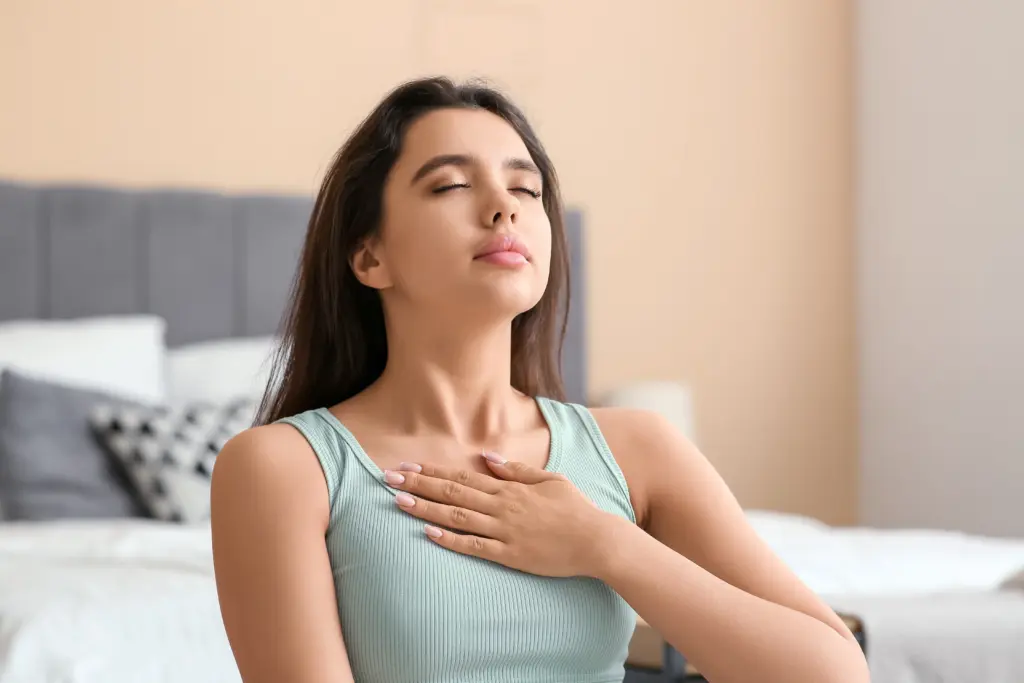 Instructional graphic for the "4-7-8" breathing technique for managing sudden anxiety and panic attacks.